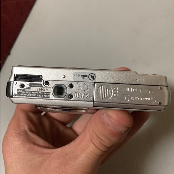 Sony Cyber-shot DSC-W290 12.1 MP Digital Camera with 5x Optical Zoom and Super S - Picture 6 of 11